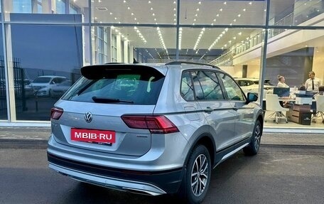 Volkswagen Tiguan II, 2019 год, 3 150 000 рублей, 5 фотография