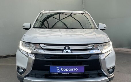 Mitsubishi Outlander III рестайлинг 3, 2016 год, 2 000 000 рублей, 3 фотография