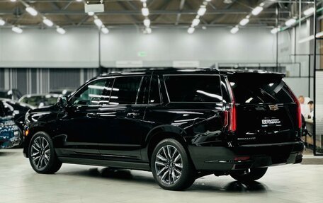 Cadillac Escalade V, 2023 год, 21 100 000 рублей, 3 фотография