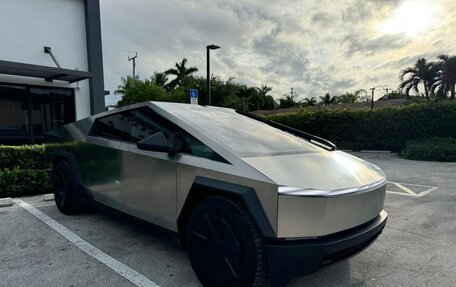 Tesla Cybertruck, 2024 год, 24 000 000 рублей, 3 фотография