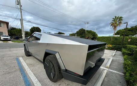 Tesla Cybertruck, 2024 год, 24 000 000 рублей, 6 фотография