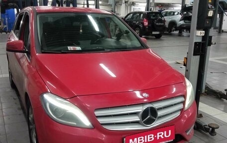 Mercedes-Benz B-Класс, 2013 год, 1 426 000 рублей, 2 фотография