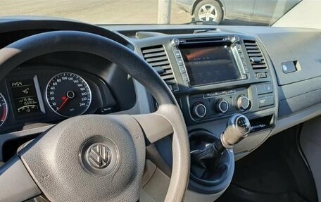 Volkswagen Caravelle T5, 2013 год, 1 799 000 рублей, 7 фотография