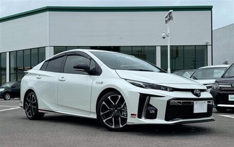 Toyota Prius IV XW50, 2022 год, 1 841 000 рублей, 13 фотография