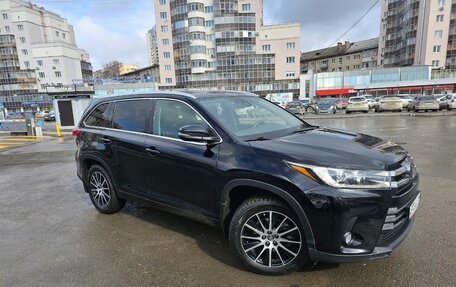 Toyota Highlander III, 2017 год, 3 899 000 рублей, 5 фотография