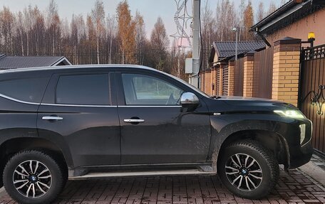 Mitsubishi Montero Sport, 2022 год, 4 600 000 рублей, 6 фотография