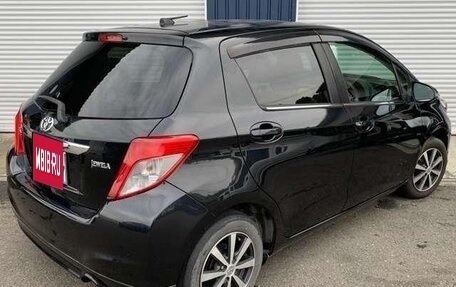 Toyota Vitz, 2012 год, 790 000 рублей, 3 фотография