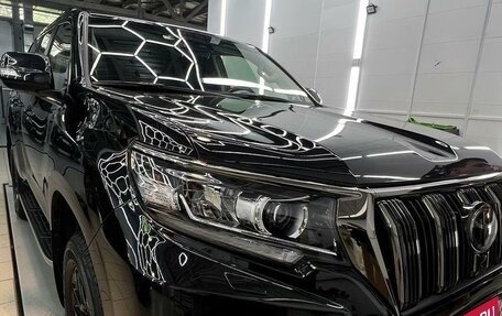 Toyota Land Cruiser Prado 150 рестайлинг 2, 2020 год, 8 400 000 рублей, 1 фотография