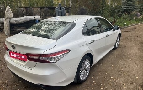 Toyota Camry, 2020 год, 3 400 000 рублей, 4 фотография