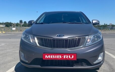 KIA Rio III рестайлинг, 2012 год, 1 000 000 рублей, 2 фотография