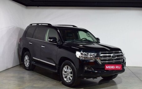 Toyota Land Cruiser 200, 2018 год, 8 250 000 рублей, 2 фотография