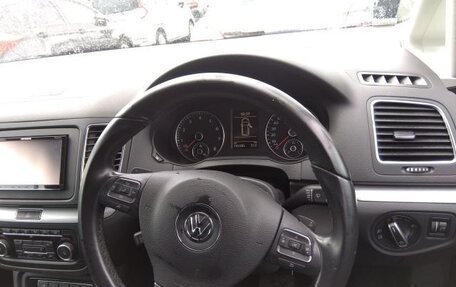 Volkswagen Sharan II, 2011 год, 1 255 000 рублей, 18 фотография