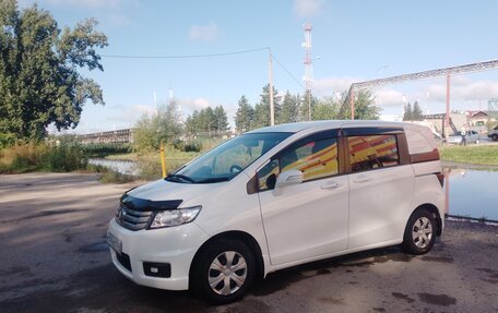 Honda Freed I, 2014 год, 1 400 000 рублей, 3 фотография