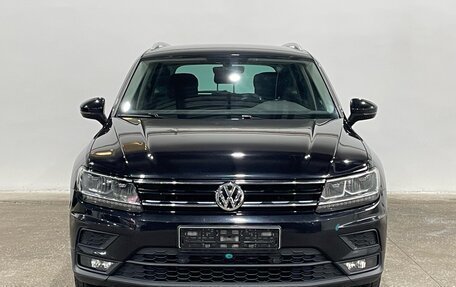 Volkswagen Tiguan II, 2017 год, 2 199 000 рублей, 2 фотография