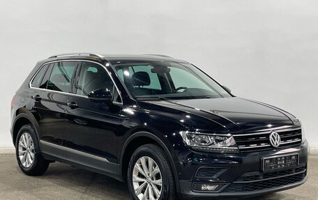 Volkswagen Tiguan II, 2017 год, 2 199 000 рублей, 3 фотография