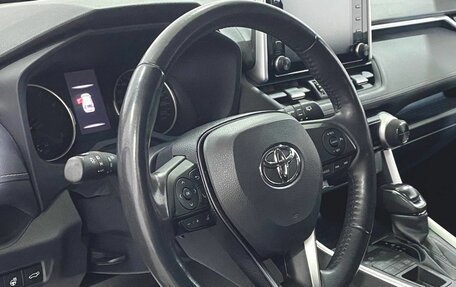 Toyota RAV4, 2021 год, 3 649 000 рублей, 9 фотография