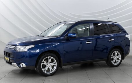 Mitsubishi Outlander III рестайлинг 3, 2013 год, 1 809 000 рублей, 3 фотография