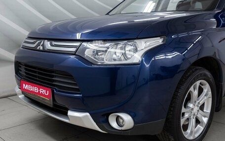 Mitsubishi Outlander III рестайлинг 3, 2013 год, 1 809 000 рублей, 10 фотография