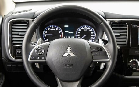 Mitsubishi Outlander III рестайлинг 3, 2013 год, 1 809 000 рублей, 14 фотография