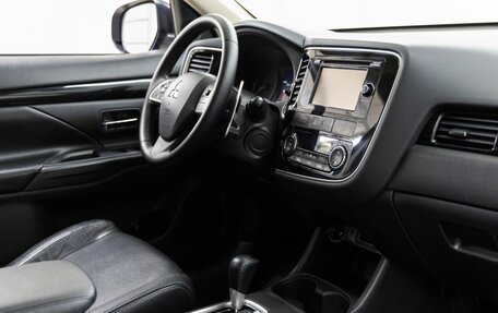 Mitsubishi Outlander III рестайлинг 3, 2013 год, 1 809 000 рублей, 35 фотография