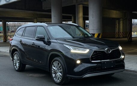 Toyota Highlander, 2024 год, 6 750 000 рублей, 1 фотография