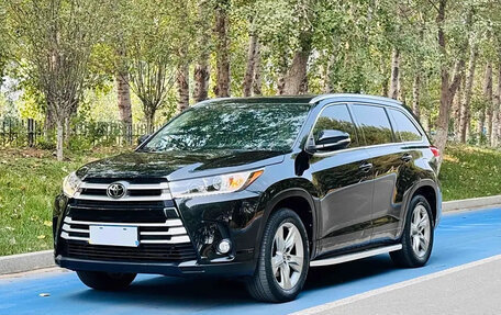 Toyota Highlander III, 2018 год, 3 291 000 рублей, 1 фотография