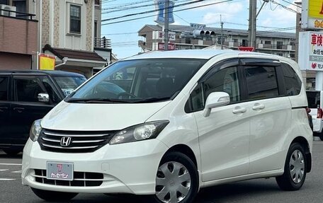 Honda Freed I, 2012 год, 900 000 рублей, 3 фотография