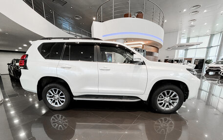 Toyota Land Cruiser Prado 150 рестайлинг 2, 2020 год, 6 466 000 рублей, 4 фотография