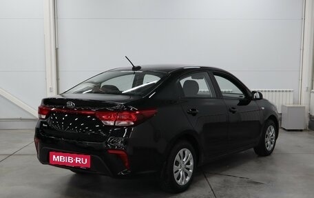 KIA Rio IV, 2018 год, 1 374 000 рублей, 3 фотография