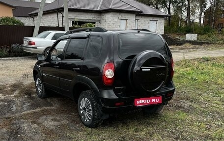 Chevrolet Niva I рестайлинг, 2012 год, 530 000 рублей, 3 фотография