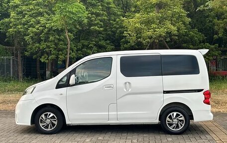 Nissan NV200, 2018 год, 1 930 000 рублей, 4 фотография