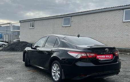 Toyota Camry, 2021 год, 3 850 000 рублей, 10 фотография