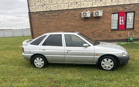 Ford Escort V, 1996 год, 260 000 рублей, 3 фотография