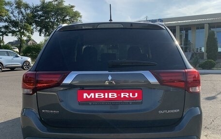 Mitsubishi Outlander III рестайлинг 3, 2015 год, 1 990 000 рублей, 7 фотография