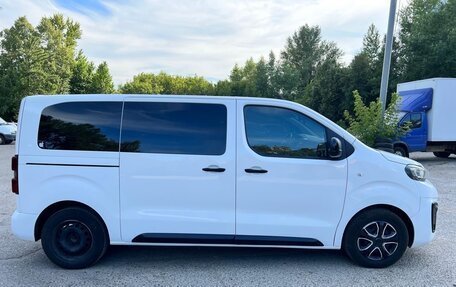 Peugeot Traveller I, 2019 год, 2 590 000 рублей, 3 фотография