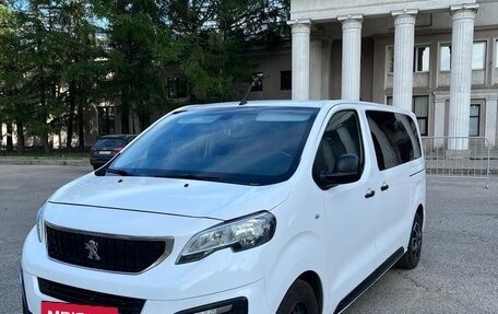 Peugeot Traveller I, 2019 год, 2 590 000 рублей, 5 фотография