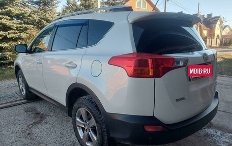 Toyota RAV4, 2015 год, 2 119 000 рублей, 2 фотография