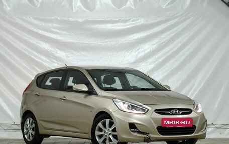 Hyundai Solaris II рестайлинг, 2013 год, 599 000 рублей, 3 фотография