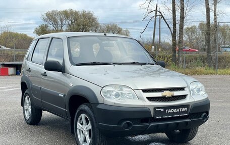 Chevrolet Niva I рестайлинг, 2011 год, 699 000 рублей, 3 фотография