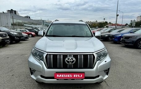 Toyota Land Cruiser Prado 150 рестайлинг 2, 2018 год, 4 249 000 рублей, 2 фотография