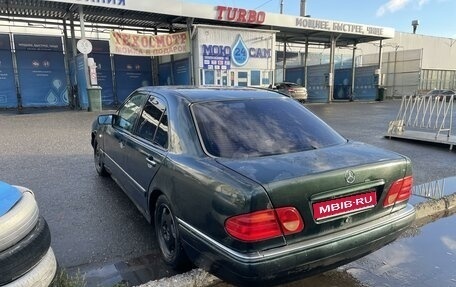 Mercedes-Benz E-Класс, 1997 год, 250 000 рублей, 1 фотография