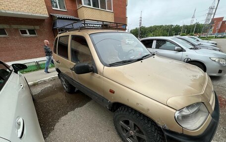 Chevrolet Niva I рестайлинг, 2005 год, 205 000 рублей, 2 фотография