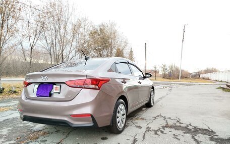 Hyundai Solaris II рестайлинг, 2018 год, 1 750 000 рублей, 2 фотография