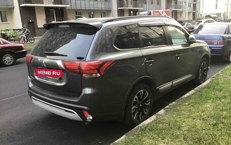 Mitsubishi Outlander III рестайлинг 3, 2021 год, 2 225 000 рублей, 3 фотография