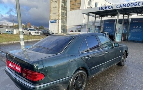 Mercedes-Benz E-Класс, 1997 год, 250 000 рублей, 2 фотография