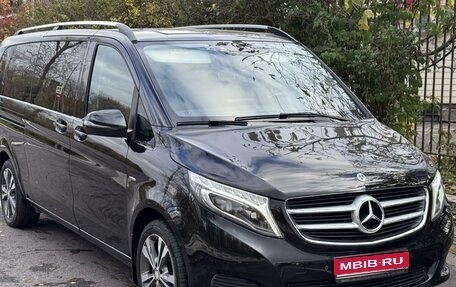 Mercedes-Benz V-Класс, 2017 год, 5 000 000 рублей, 1 фотография