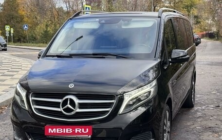 Mercedes-Benz V-Класс, 2017 год, 5 000 000 рублей, 6 фотография