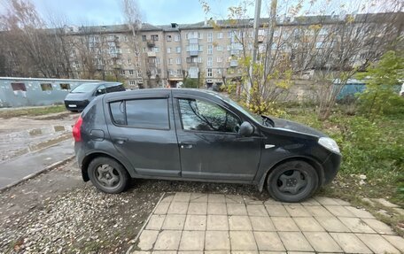 Renault Sandero I, 2013 год, 650 000 рублей, 2 фотография