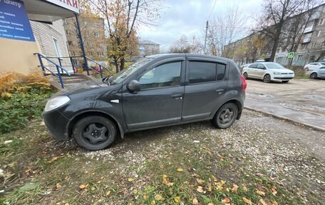 Renault Sandero I, 2013 год, 650 000 рублей, 4 фотография