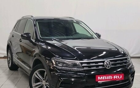 Volkswagen Tiguan II, 2018 год, 2 590 000 рублей, 3 фотография